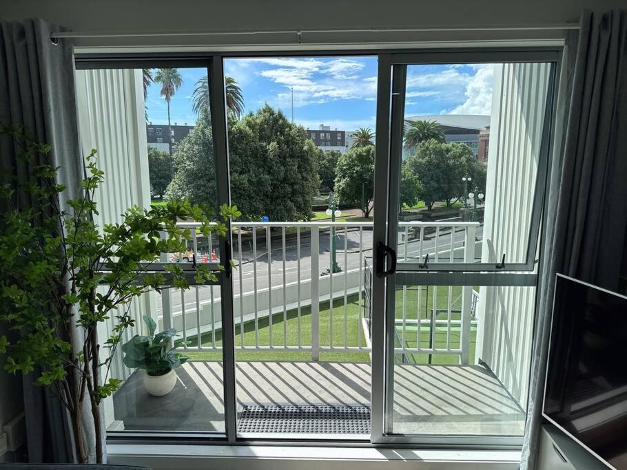 Immaculate 3 Bd 2 Bth Apartment -Free Carpark & Pool Auckland Kültér fotó