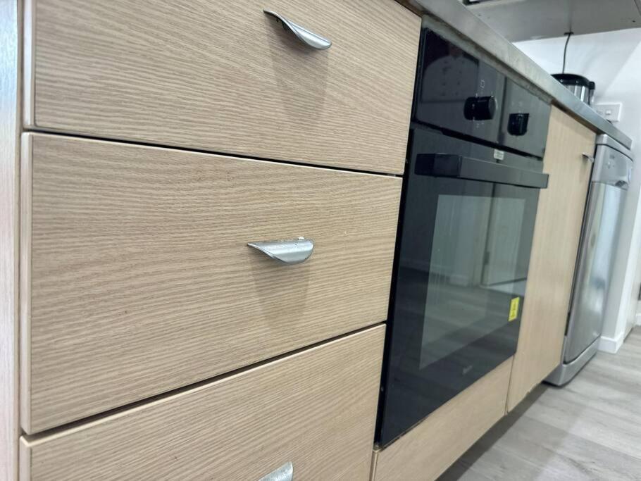 Immaculate 3 Bd 2 Bth Apartment -Free Carpark & Pool Auckland Kültér fotó
