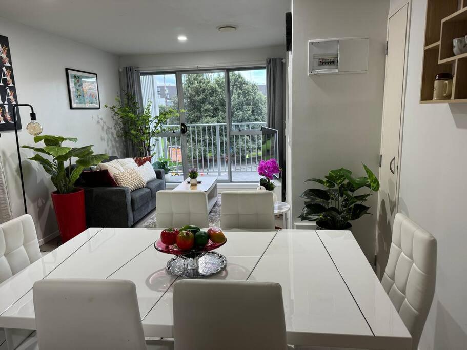 Immaculate 3 Bd 2 Bth Apartment -Free Carpark & Pool Auckland Kültér fotó
